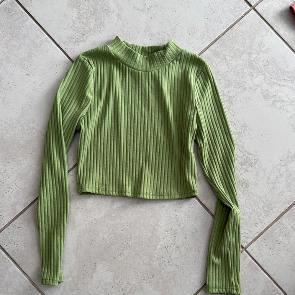 Green Ribbed Long Sleeve Crop Top